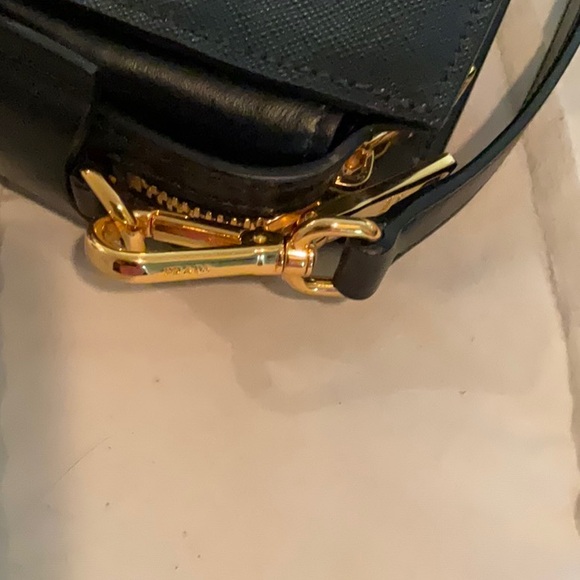 Prada Black  Leather  Zip Cross Body (authentic) - Picture 4 of 8